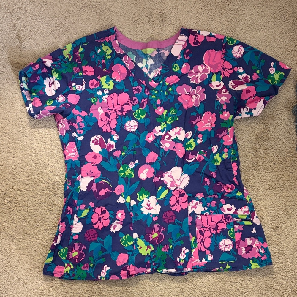 Vera Bradley Floral scrub top